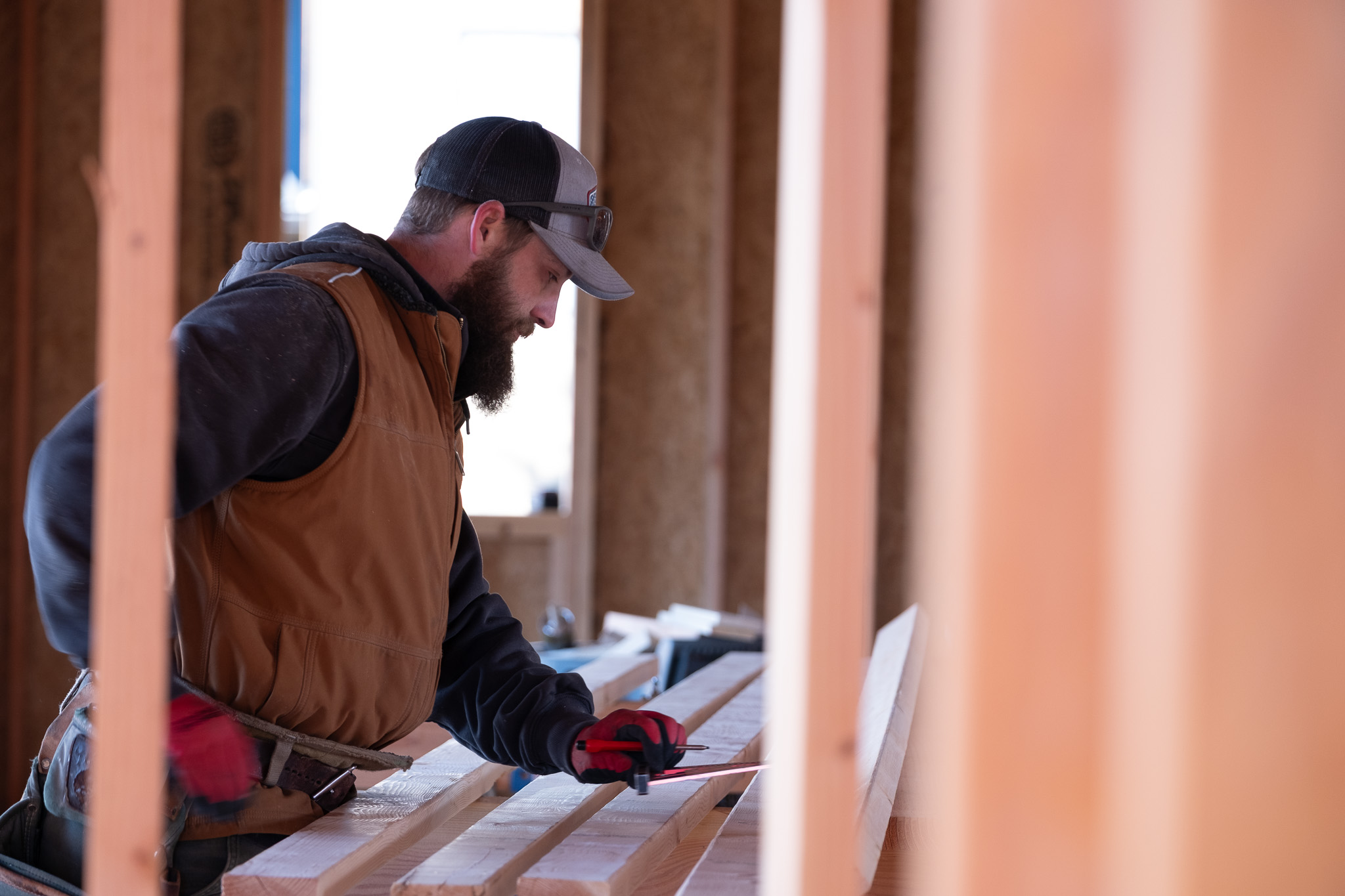 Handcrafted Homes craftsman framing on-site in Central Oregon
